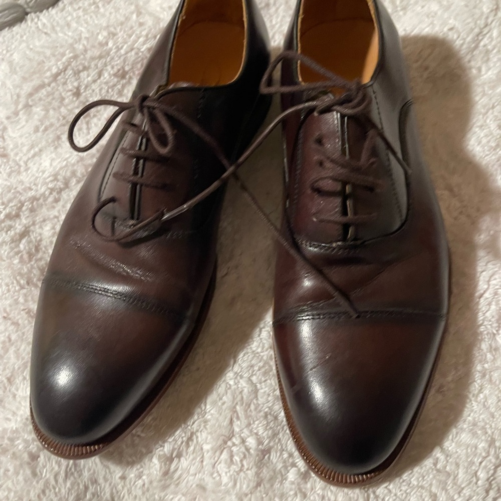 Elegant Brown Leather Oxford Shoes with Cap-Toe Design